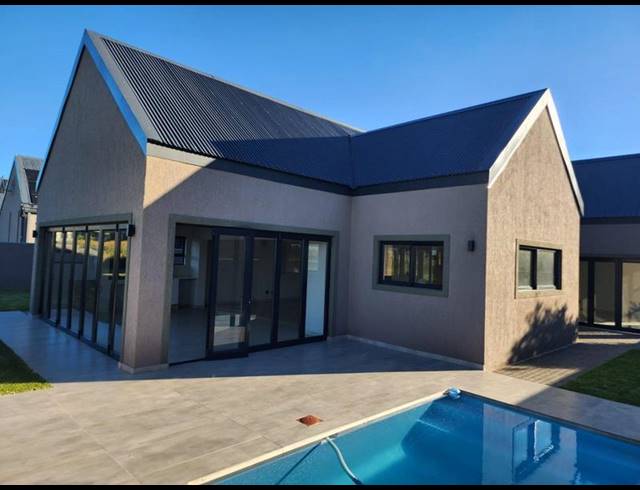 3 BEDROOM HOUSE FOR SALE IN HERON BANKS GOLF ESTATE